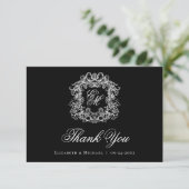Elegant Black Monogram Crest Vintage Wedding  Dankeskarte (Stehend Vorderseite)