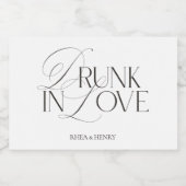 Elegant Black & White Drunk in Love Mini Champagne Schaumweinetikett (Einzelnes Label)