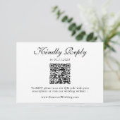 Elegant Black White Floral QR Code Wedding RSVP  Karte (Stehend Vorderseite)