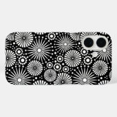 Elegant Black White Geometric Flowers Starburst Case-Mate iPhone Hülle (Rückseite (Horizontal))