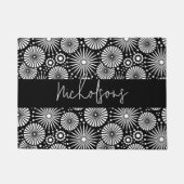Elegant Black White Geometric Starburst Name Fußmatte (Vorderseite)