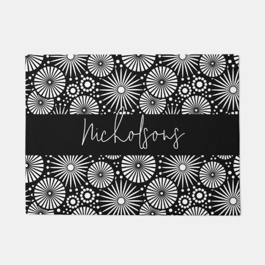 Elegant Black White Geometric Starburst Name Fußmatte (Vorderseite)