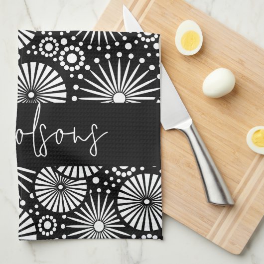 Elegant Black White Geometric Starburst Name Geschirrtuch (Viertel Falte)