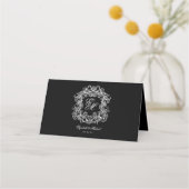 Elegant Black White Monogram Crest Vintage Wedding Platzkarte (Rückseite)