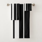 Elegant Black &White Stripes Pattern Badhandtuch Set (Insitu)
