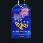 Elegant Blue and Gold Menorah Happy Hanukkah Geschenkanhänger<br><div class="desc">Elegante Blue and Gold Menorah Happy Hanukkah Geschenketiketts mit blauer Marmorstruktur,  rosa Aquarellfarben,  Blume mit Familiennamen und Hanukkah Kerzen.Ein perfektes Design für Hanukkah.Bitte klicken Sie auf Personalisieren Button,  um es mit Ihrem eigenen Text anzupassen.</div>
