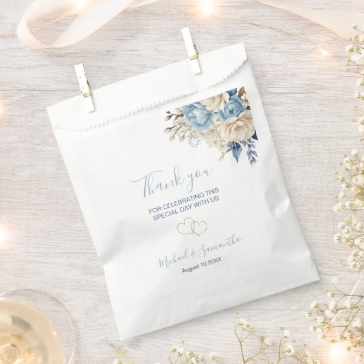 Elegant Blue and Ivory Rose Wedding Geschenktütchen (Ausgeschnitten)