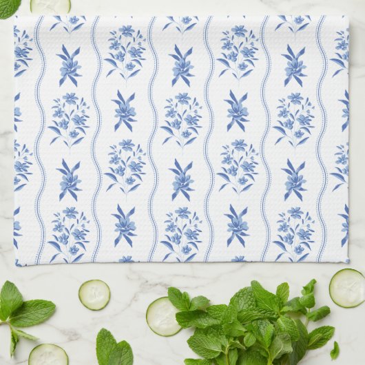 Elegant Blue and White Floral Kitchen Towel Geschirrtuch (Gefaltet)