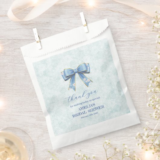 Elegant Blue Bow Engagement Party Invitation Geschenktütchen (Ausgeschnitten)