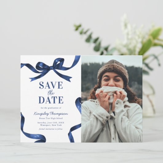 Elegant Blue Bow Graduation Save the Date (Stehend Vorderseite)