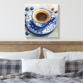Elegant Blue Coffee Cup with Blueberries – Realist Leinwanddruck (Insitu (Schlafzimmer))