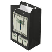 Elegant Blue Dragonfly Mittlere Geschenktüte (Vorderseite Schrägansicht)