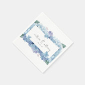 Elegant Blue Floral Hydrangeas Name Datum Hochzeit Serviette (Ecke)