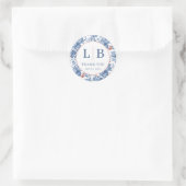 Elegant Blue Floral Initials Runder Aufkleber (Tasche)