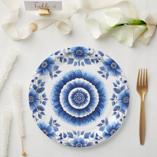 Elegant Blue Floral Pottery Inspiriert Pappteller (Hochzeit)