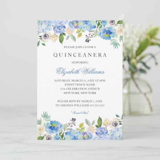 Elegant Blue Floral Quinceanera Einladung (Stehend Vorderseite)