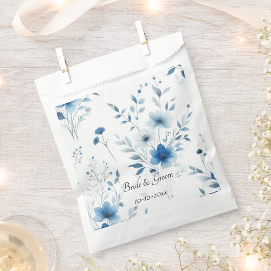 Elegant Blue Floral Wedding Geschenktütchen (Ausgeschnitten)