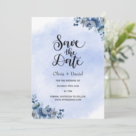 Elegant Blue Floral Wedding Save the Date Einladung (Stehend Vorderseite)