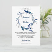 Elegant Blue Floral Wreath Wedding Einladung (Stehend Vorderseite)