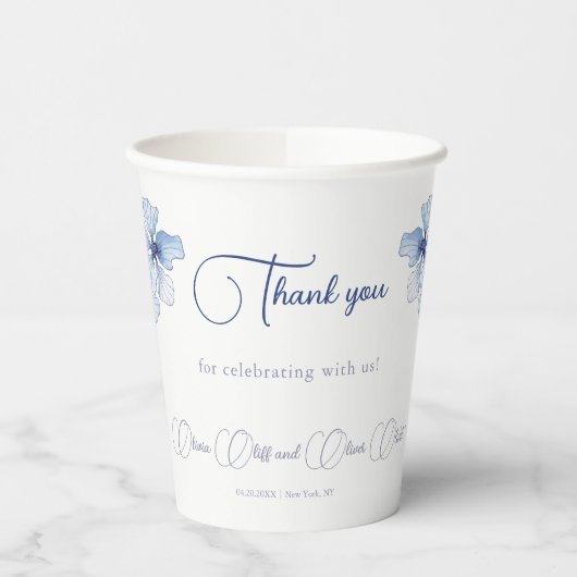 Elegant Blue Flowers Wedding Pappbecher (Links)