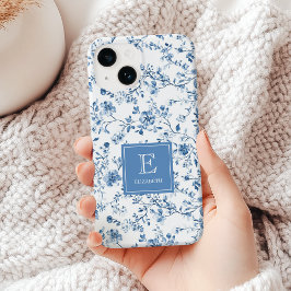 Elegant Blue French Toile Pattern Monogram Name Case-Mate iPhone 14 Hülle