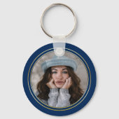 Elegant Blue | Gold 2024 Graduate Cap Abschluss Schlüsselanhänger (Rückseite)