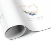 Elegant Blue Gold Heart Floral Name Datum Hochzeit Geschenkpapier (Rolleneckpunkt)