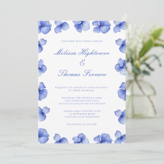 Elegant Blue Hydrangea Floral Wedding Einladung (Stehend Vorderseite)