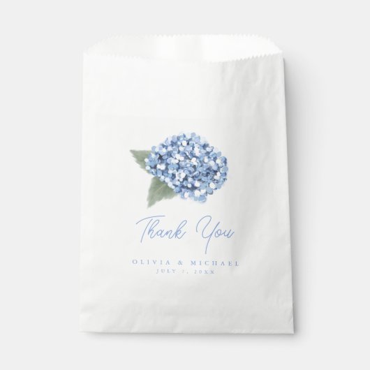 Elegant Blue Hydrangea Floral Wedding Geschenktütchen (Vorderseite)