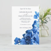 Elegant Blue Hydrangea Hochzeit Einladung (Stehend Vorderseite)