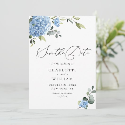 Elegant Blue Hydrangea Wedding QR Code Foto Save The Date (Stehend Vorderseite)