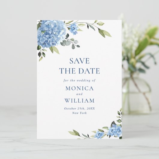 Elegant Blue Hydrangea Wedding QR Code Foto Save The Date (Stehend Vorderseite)