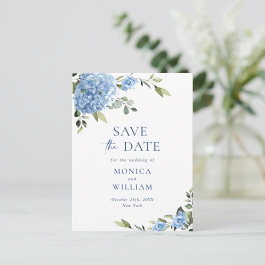 Elegant Blue Hydrangea Wedding Save the Date Postkarte (Stehend Vorderseite)