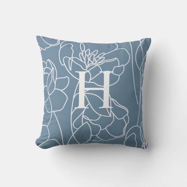 Elegant Blue Modern Wildflower Monogram Name Kissen (Vorderseite)