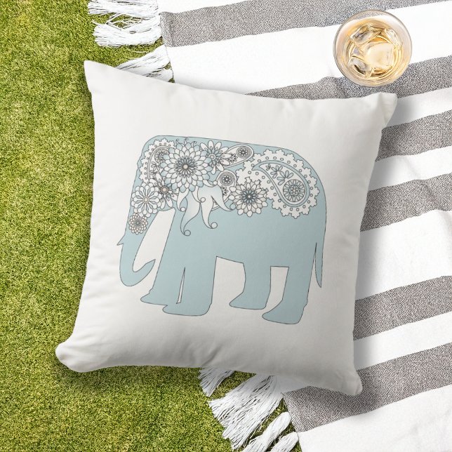 Elegant Blue Paisley Elephant Kissen (Von Creator hochgeladen)