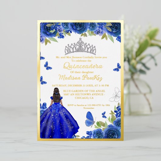 Elegant Blue Royal Floral Butterfly Quinceanera Folieneinladung (Stehend vorne)