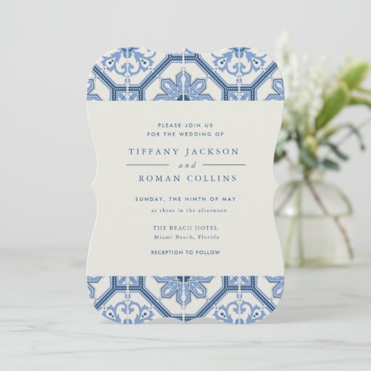 Elegant Blue Spanish Tile Hochzeit Einladung (Stehend Vorderseite)