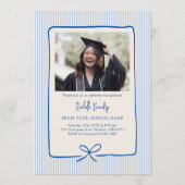 Elegant Blue Stripes Bow Frame Graduation Party Einladung (Rückseite)