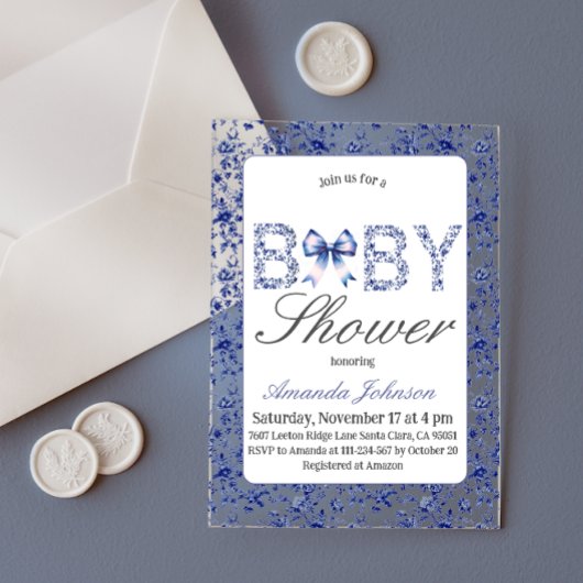 Elegant Blue Toile de Jouy und Bow Baby Shower Acryleinladungen