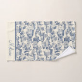 Elegant Blue Toile de Jouy Village Scene Badhandtuch Set (Handtuch)