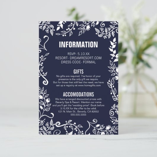 Elegant Blue White Floral Hochzeitsinformationen Begleitkarte (Stehend Vorderseite)