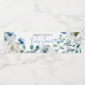Elegant Blue White Floral Spring Boy Baby Dusche Wasserflaschenetikett (Einzelnes Label)