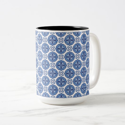 Elegant blue& white Moroccan  pattern  Zweifarbige Tasse (VorderseiteRechts)