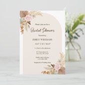 Elegant Bohemian Floral Pampas Grass Bridal Shower Einladung (Stehend Vorderseite)
