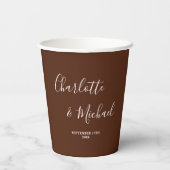 Elegant Boho Brown Script Minimalist Wedding Pappbecher (Rückseite)