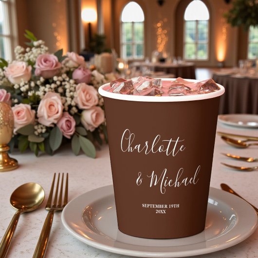 Elegant Boho Brown Script Minimalist Wedding Pappbecher
