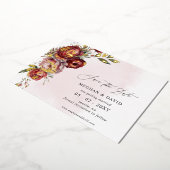 Elegant Boho Burgundy Blush Floral Wedding Folieneinladung (Gedreht)