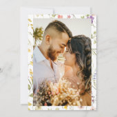 Elegant Boho Wild Blume Foto Wedding Einladung (Rückseite)