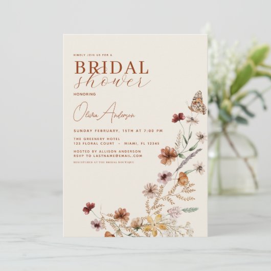 Elegant Boho Wildblume QR Code Brautparty Einladung (Stehend Vorderseite)