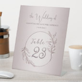 Elegant Botanical Blush Wedding Table Card Sockelschild (In Situ)